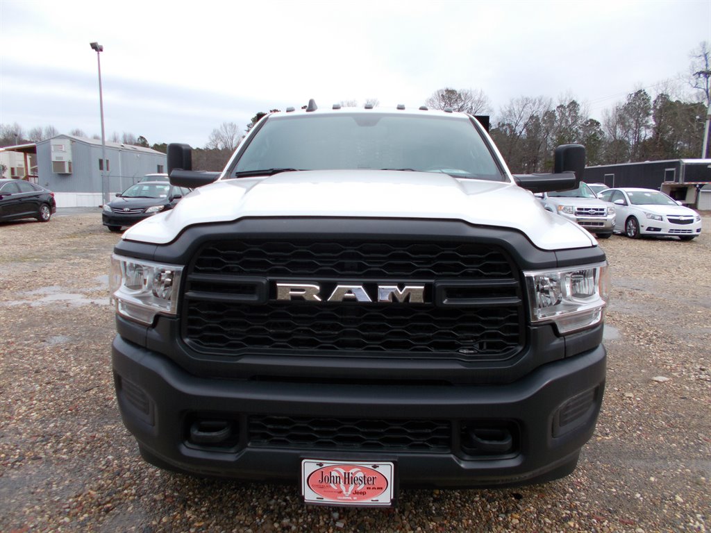 2022 Ram 3500 Tradesman photo 3