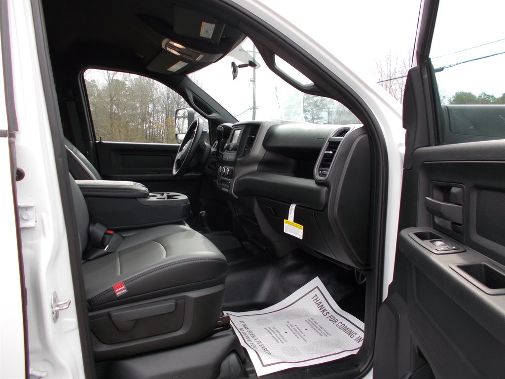 2022 Ram 3500 Tradesman photo 23