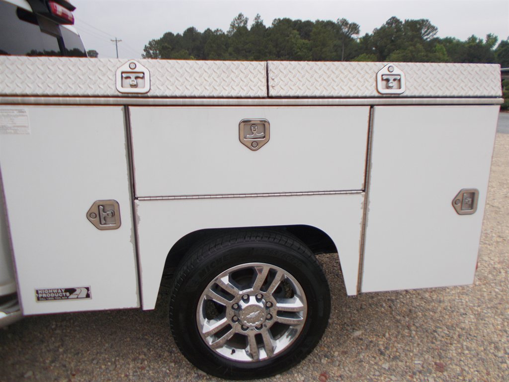 2015 Chevrolet Silverado 2500HD High Country photo 5