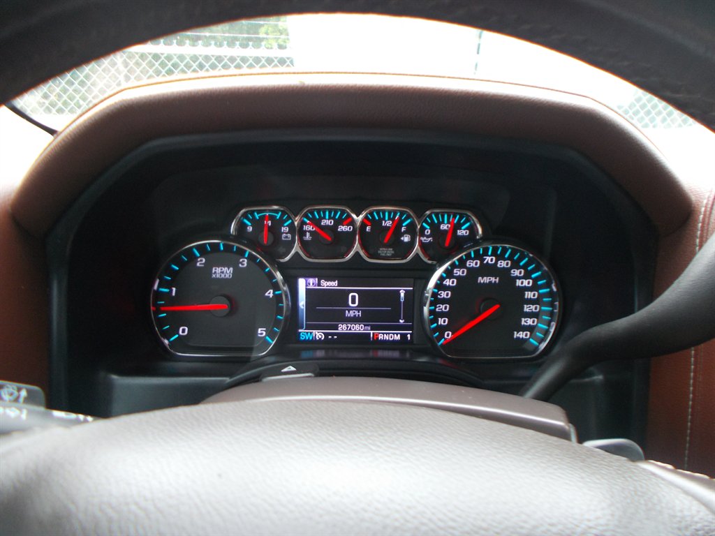 2015 Chevrolet Silverado 2500HD High Country photo 12