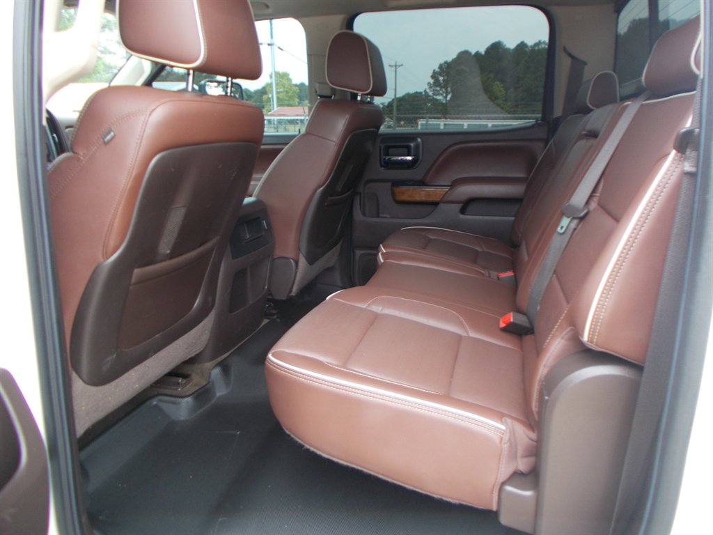 2015 Chevrolet Silverado 2500HD High Country photo 21
