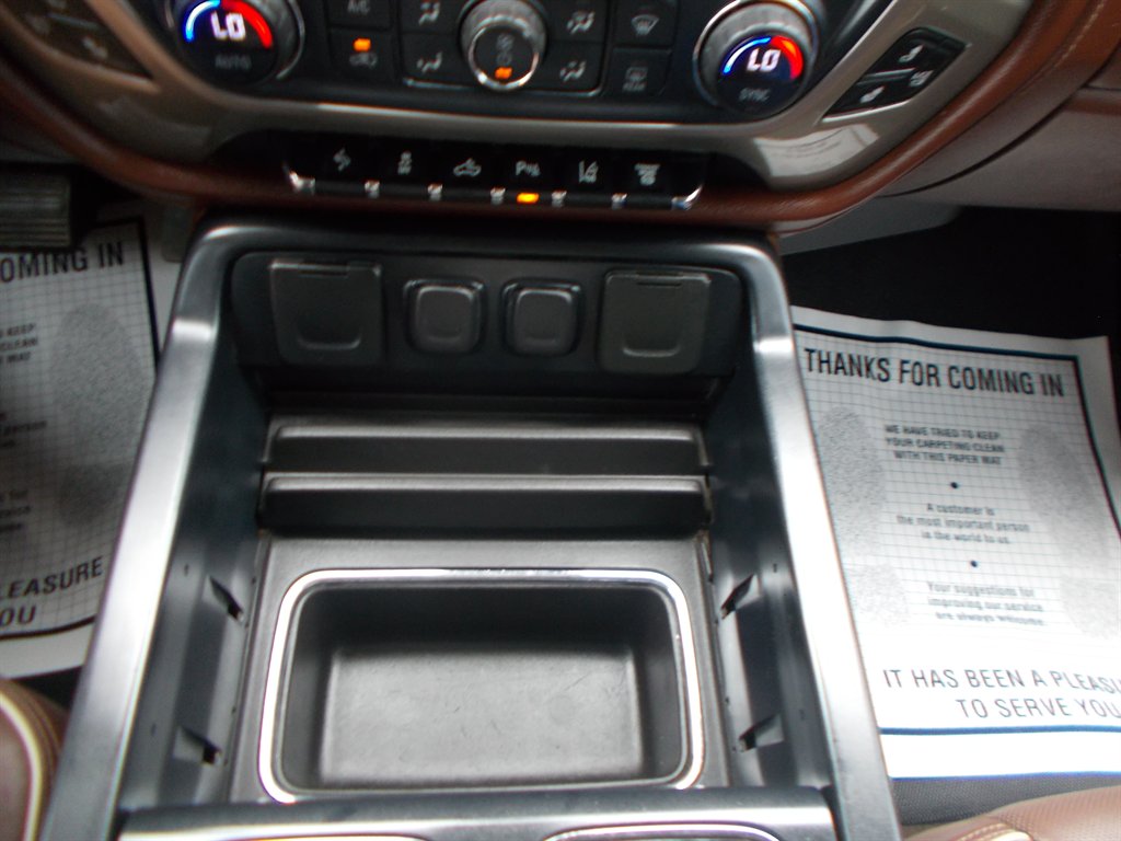 2015 Chevrolet Silverado 2500HD High Country photo 18