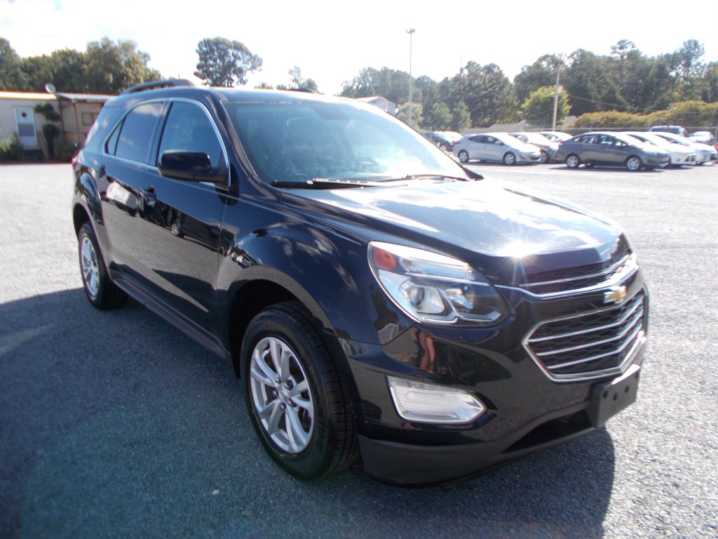 2017 Chevrolet Equinox LT's photo