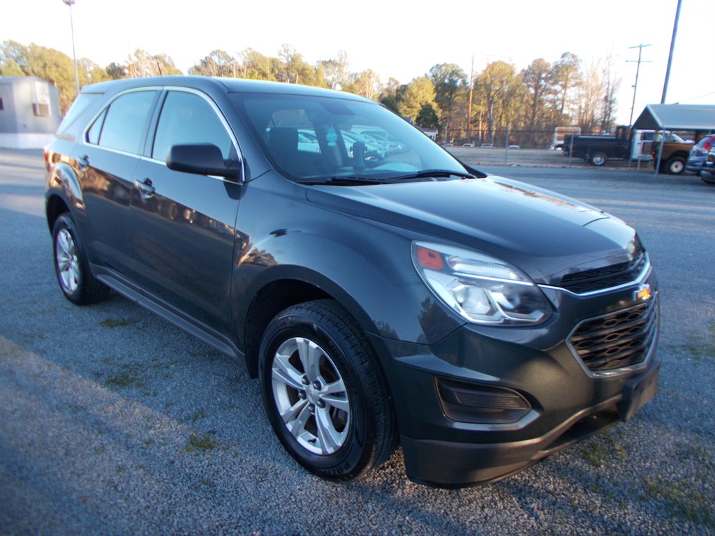2017 Chevrolet Equinox LS's photo