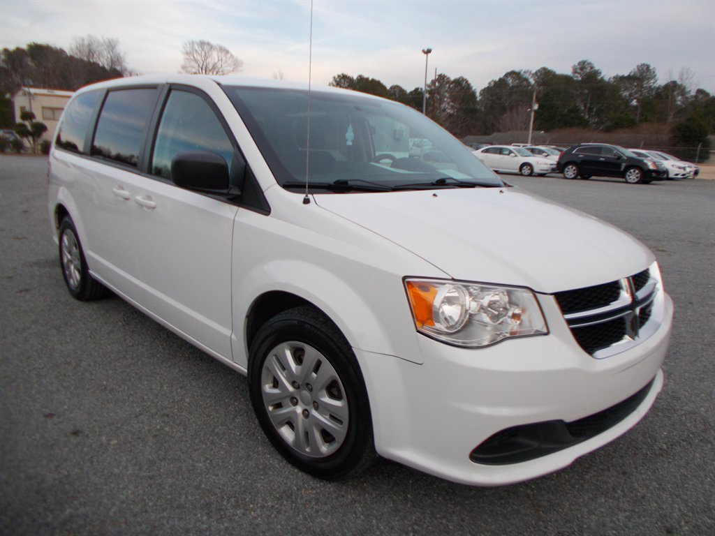 2018 Dodge Grand Caravan SE's photo
