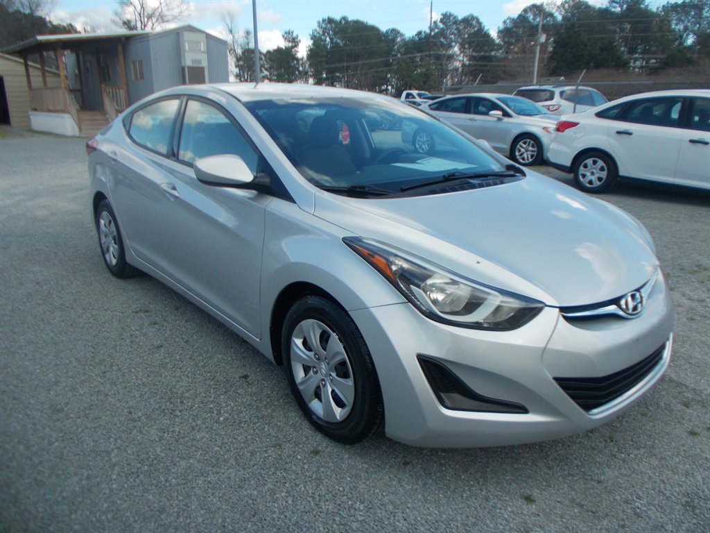2016 Hyundai Elantra SE