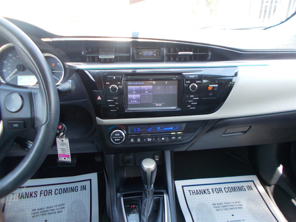 2014 Toyota Corolla LE - Photo 18