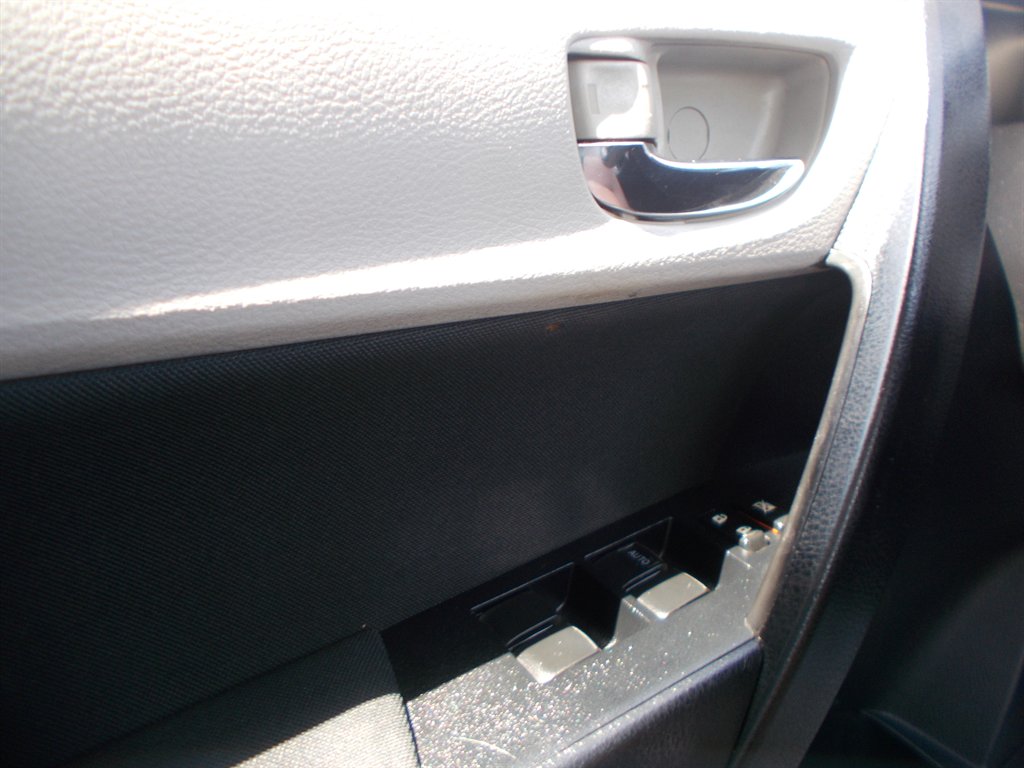 2014 Toyota Corolla LE - Photo 11