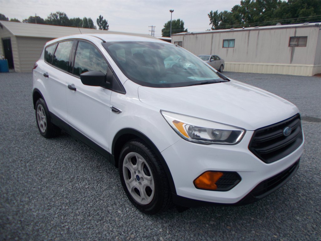2017 Ford Escape S's photo